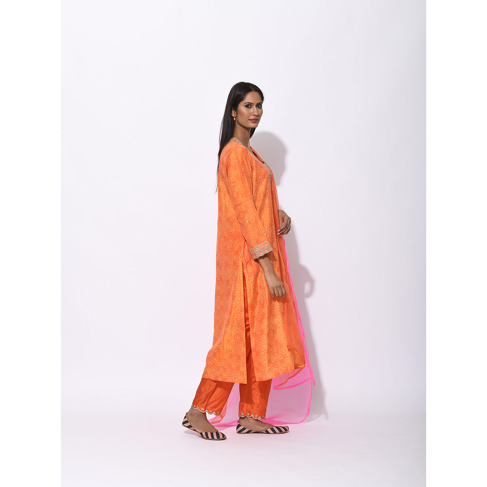Swati Vijaivargie Orange Flower Embroidered Kurta And Pant (Set of 2)