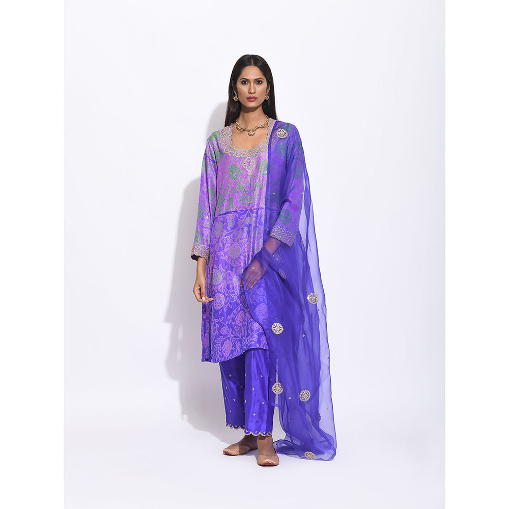 Swati Vijaivargie Purple Embroidered Kurta With Pant And Dupatta (Set of 3)