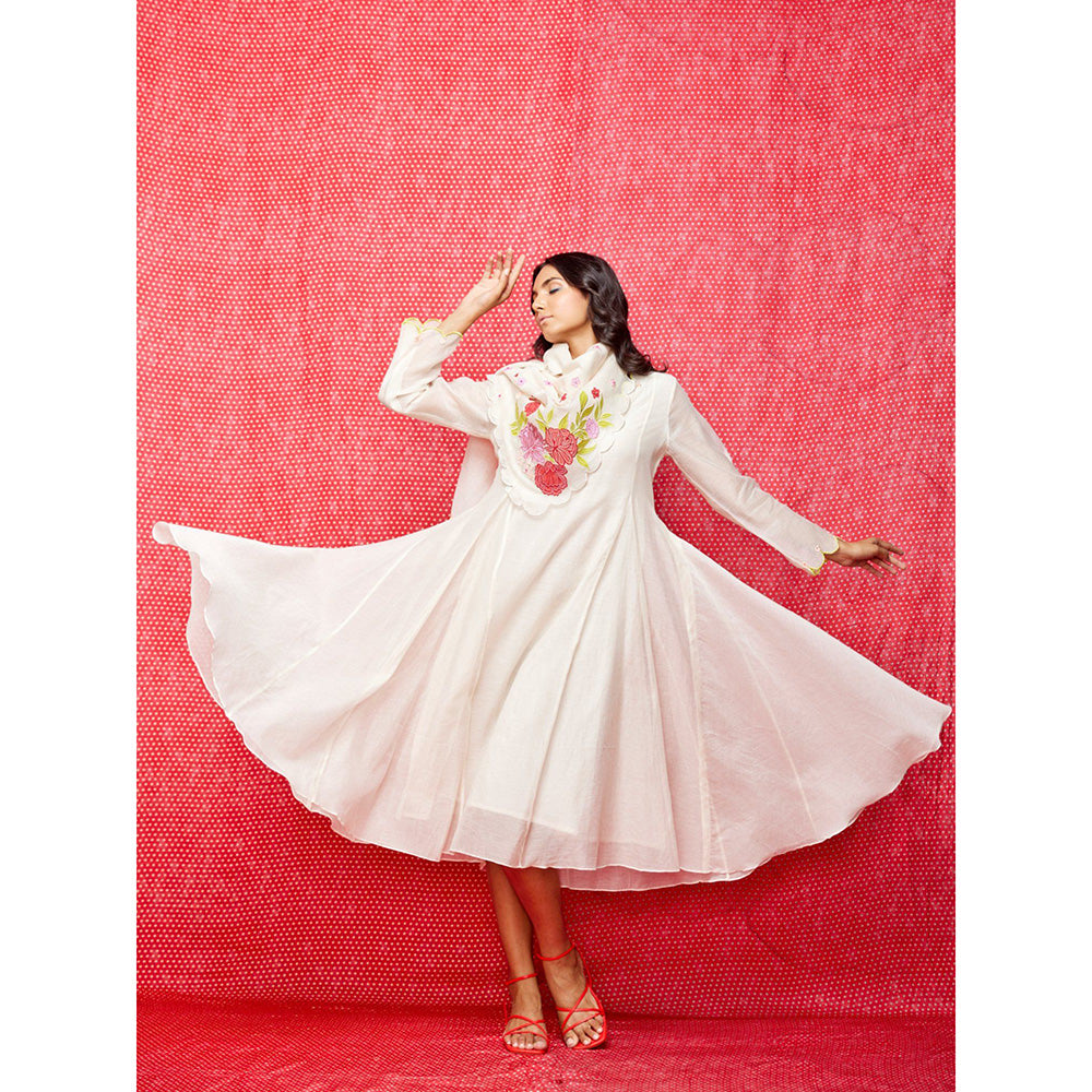 Swati Vijaivargie Rose White Applique Scarf