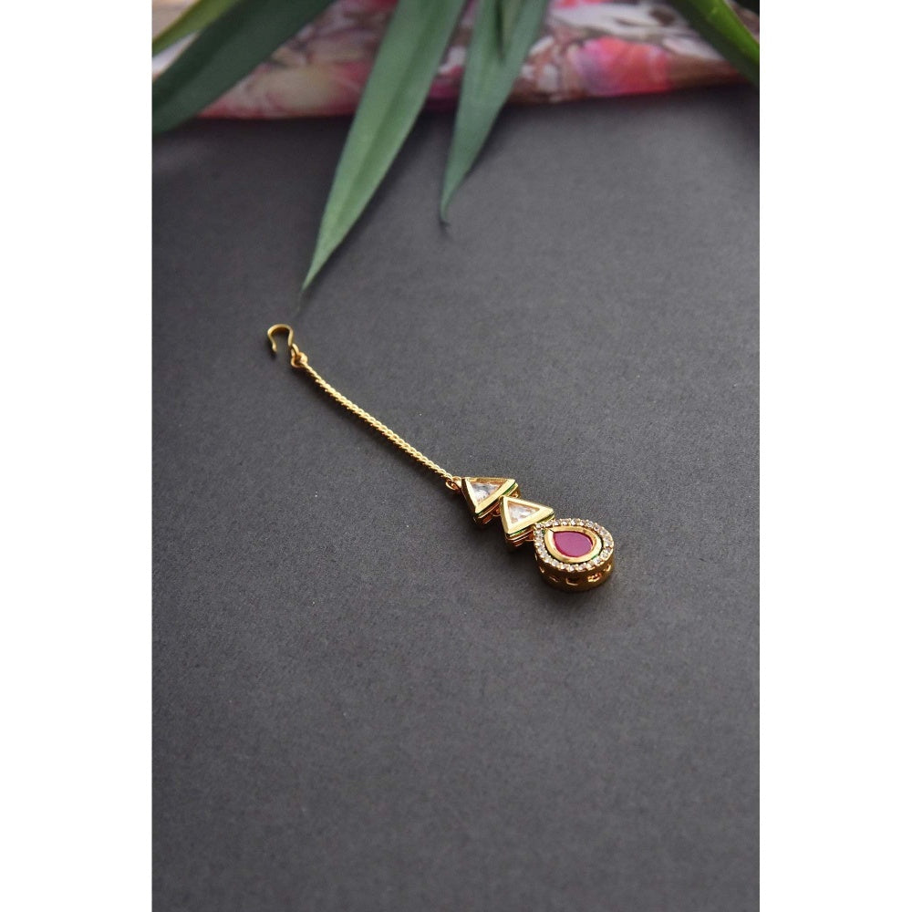 SWABHIMANN Reet Red Gold Plated Kundan Maang Tikka