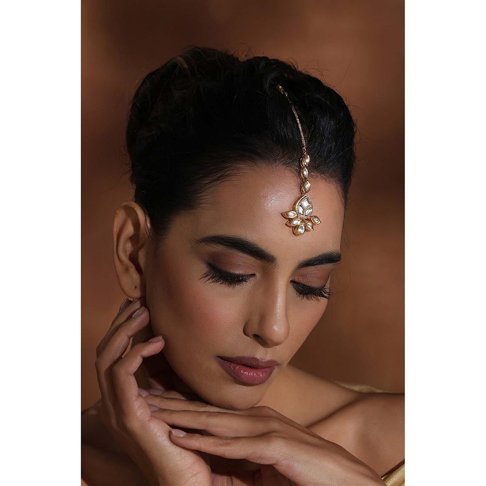 SWABHIMANN Warda Gold Kundan Maang Tikka