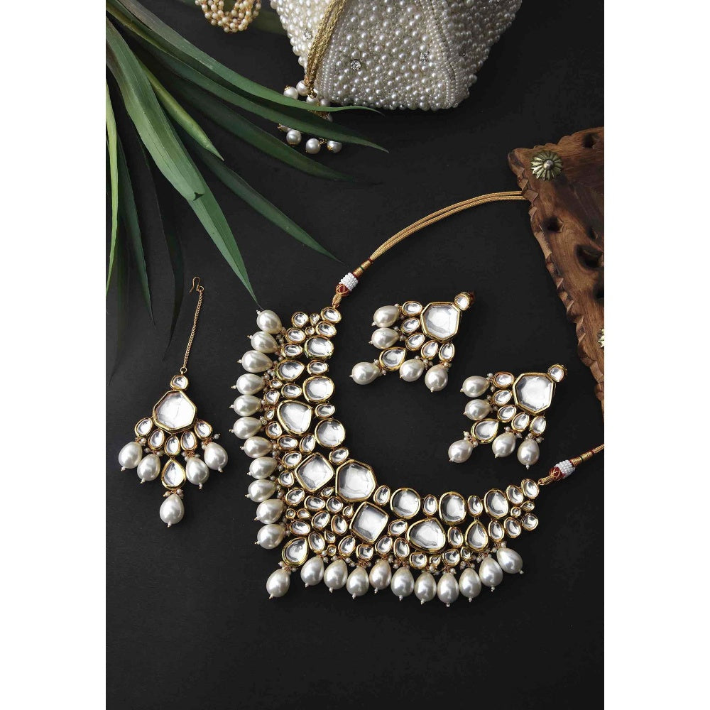SWABHIMANN Adharsha White Gold Plated Polki Short Necklace with Earrings and Maang Tikka