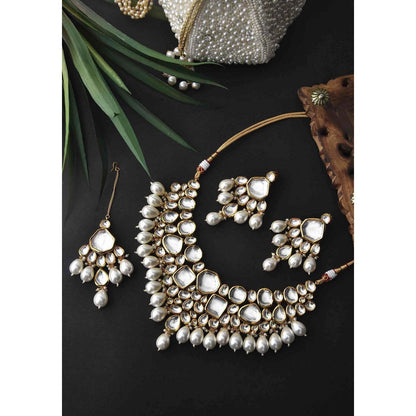 SWABHIMANN Adharsha White Gold Plated Polki Short Necklace with Earrings and Maang Tikka