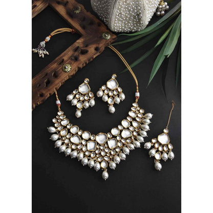 SWABHIMANN Adharsha White Gold Plated Polki Short Necklace with Earrings and Maang Tikka