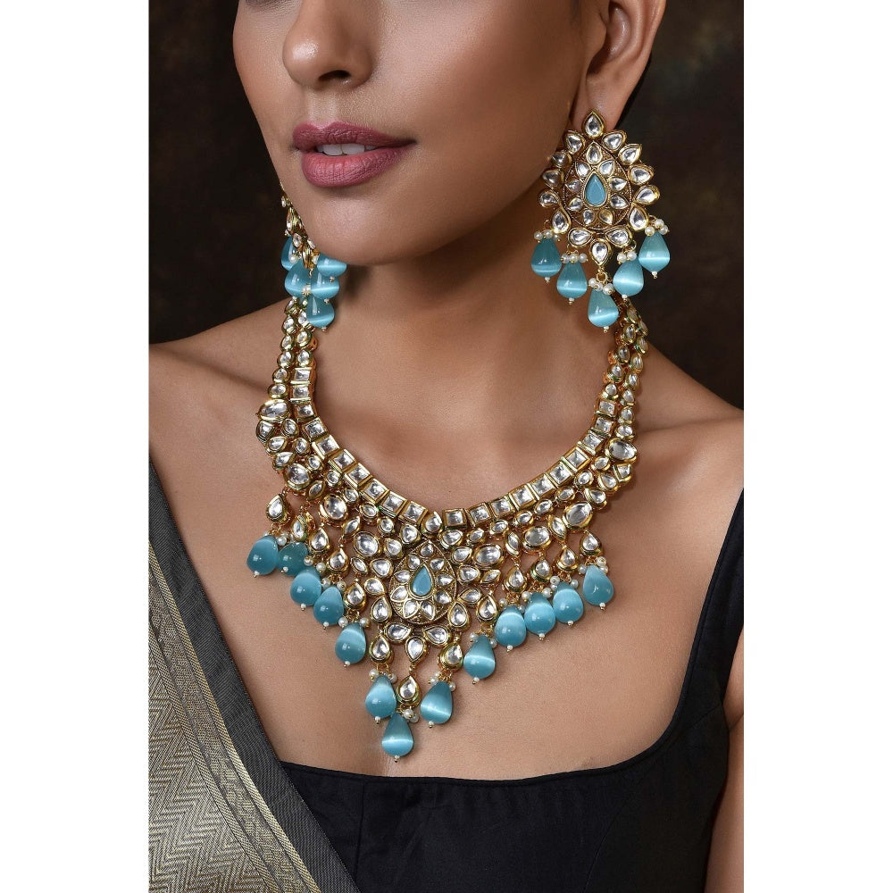 SWABHIMANN Damini Ferozi Gold Plated Kundan Short Necklace with Earrings and Maang Tikka
