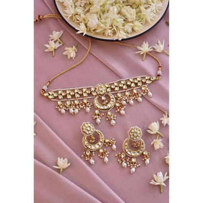 SWABHIMANN Regah Gold Plated Kundan Choker Necklace with Earrings Set