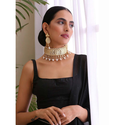 SWABHIMANN Vamika White Gold Plated Kundan Choker Necklace with Earrings Set