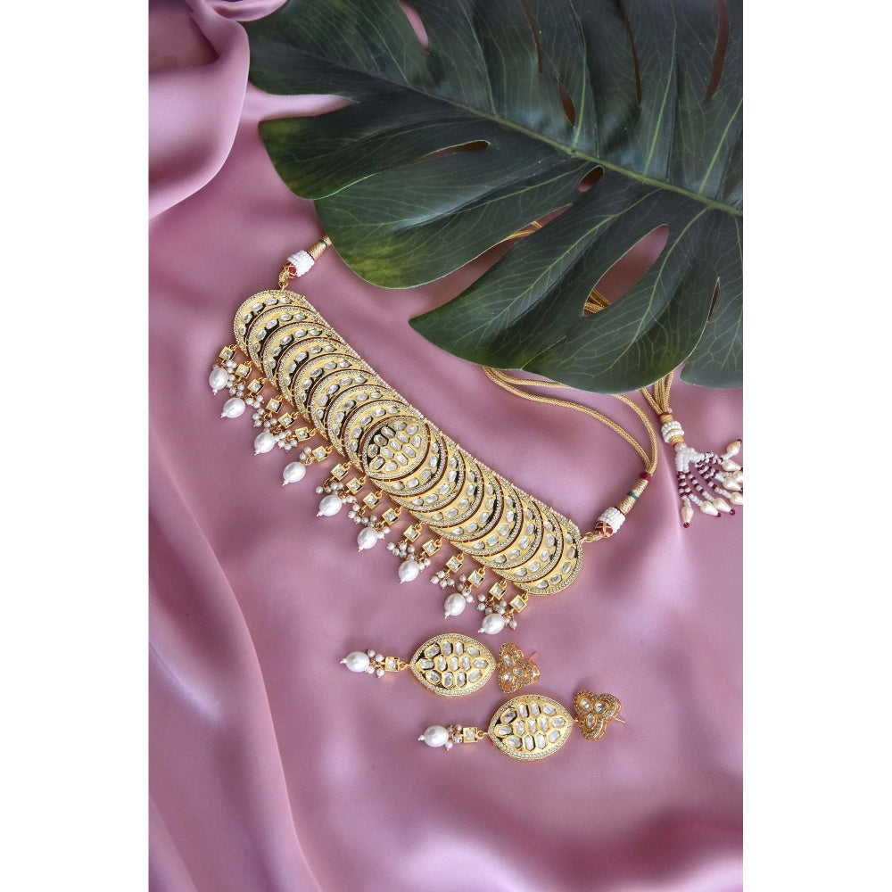 SWABHIMANN Vamika White Gold Plated Kundan Choker Necklace with Earrings Set