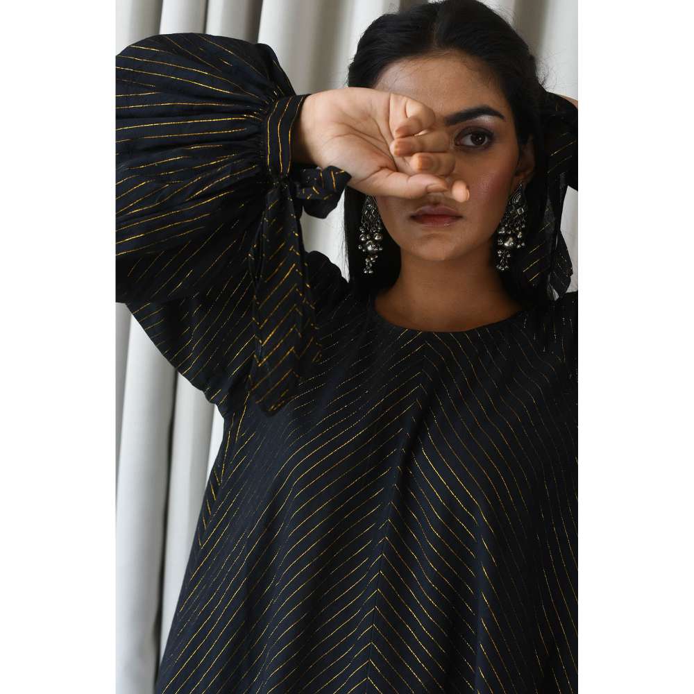 Taro India Black & Gold Kurti