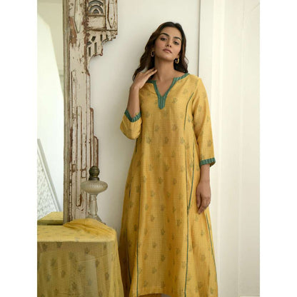 Taro india Mustard and Cinnamon Kurta with Pant and Dupatta (Set of 3)