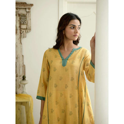 Taro india Mustard and Cinnamon Kurta with Pant and Dupatta (Set of 3)