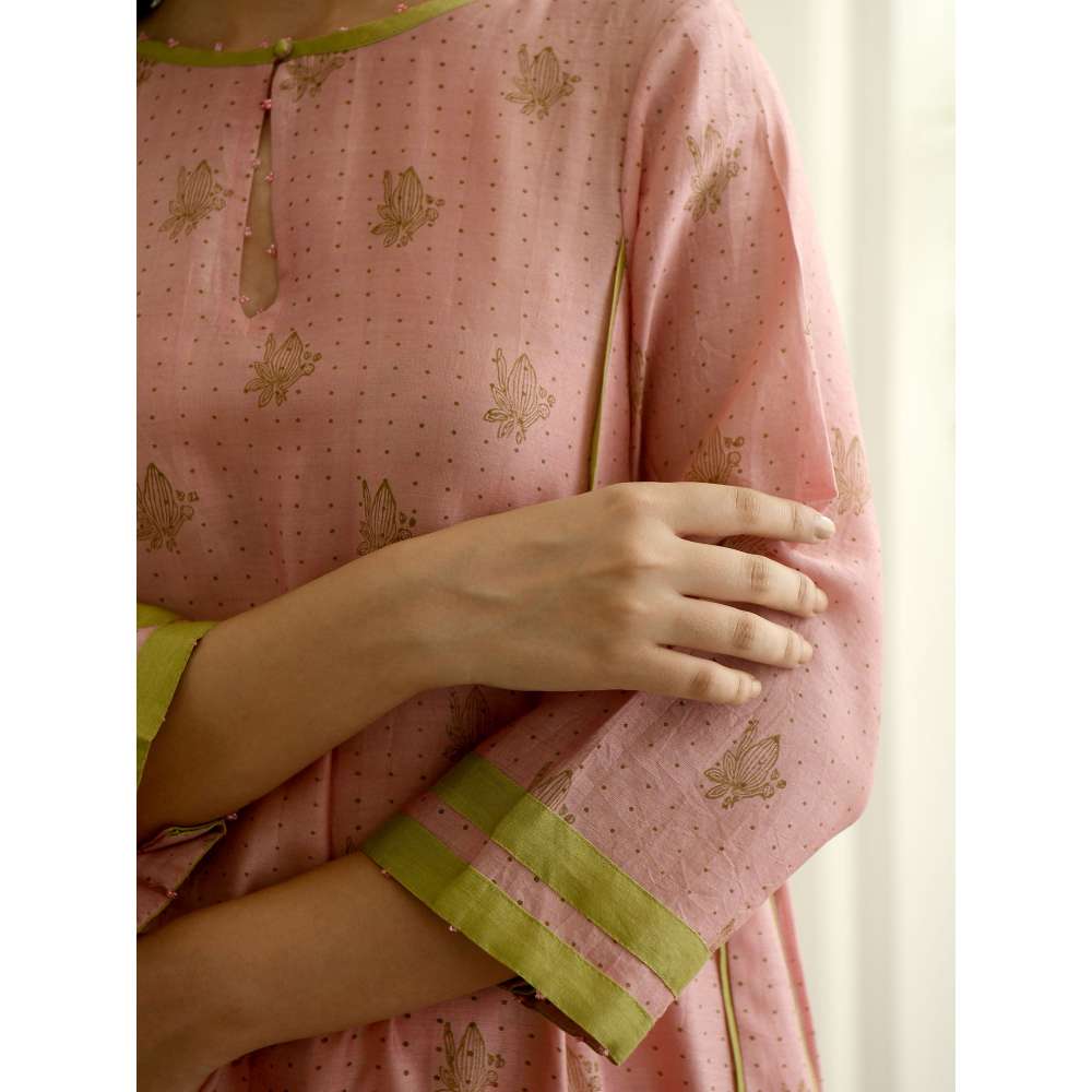 Taro india Salmon and Cinnamon Kurta with Pant and Dupatta (Set of 3)