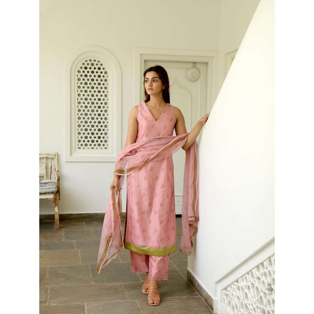 Taro india Oat and Cinnamon Kurta with Pant and Dupatta (Set of 3)