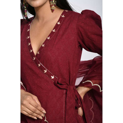 Taro india Garnet Kurta and Pant with Dupatta (Set of 3)