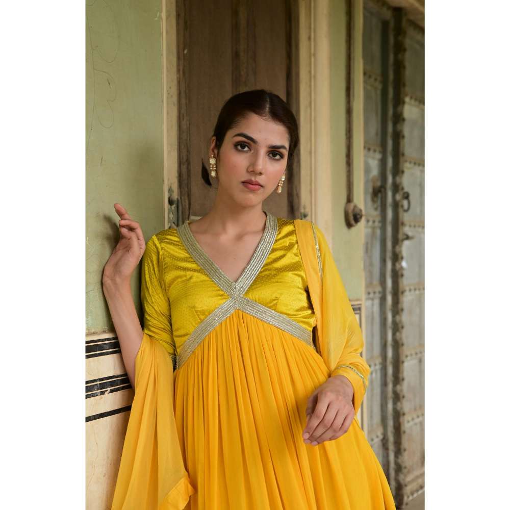 Taro India Kaner Kurta Mustard (Set of 3)