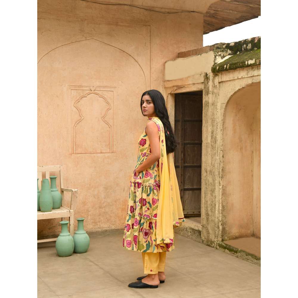 Taro India Grapefruit Kurta with Pant and Dupatta (Set of 3)