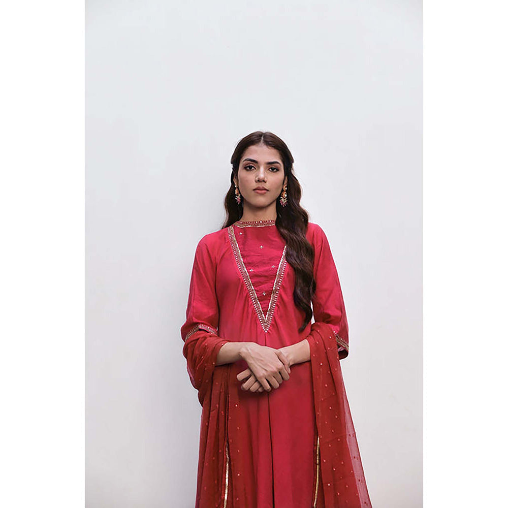 Taro India Aabroo Kurta With Pant And Dupatta