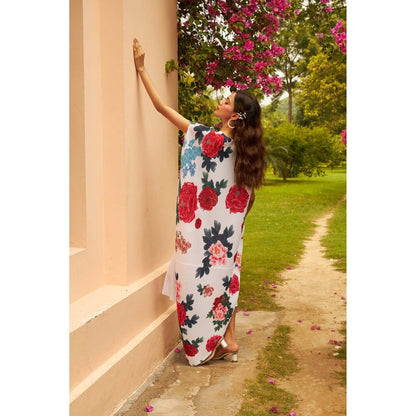 TASUVURE White Freya Flower It Dress with Attached Cape
