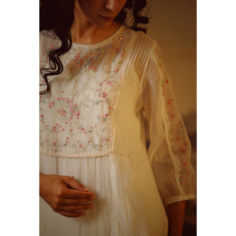 Tatwa Designs Ivory White Victorian Kurta (Set of 3)