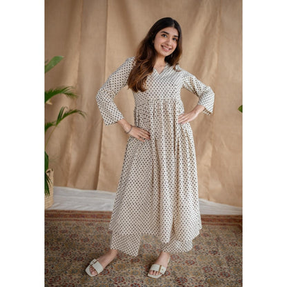 The Indian Ethnic Co. Off White A-Line Fakira Printed Mul Kurta With V Neck And Full Sleeves