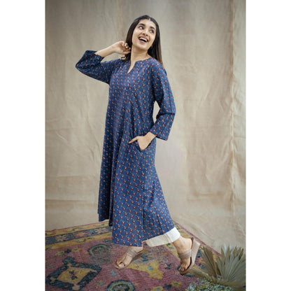 The Indian Ethnic Co. Blue Kali Ajrakh Printed Cotton Kurta With Split V Neck