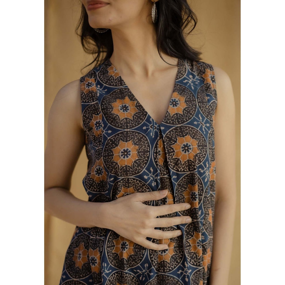 The Indian Ethnic Co. Navy Blue A-Line Ajrakh Hand Block Printed Cotton Kurta