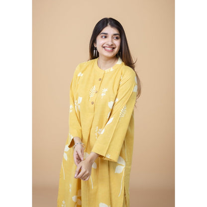 The Indian Ethnic Co. Women Yellow Cotton Floral Printed Kurta with Pant
