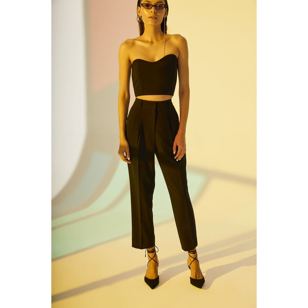 The Dapper Lady Astral Pleated Pants - Black