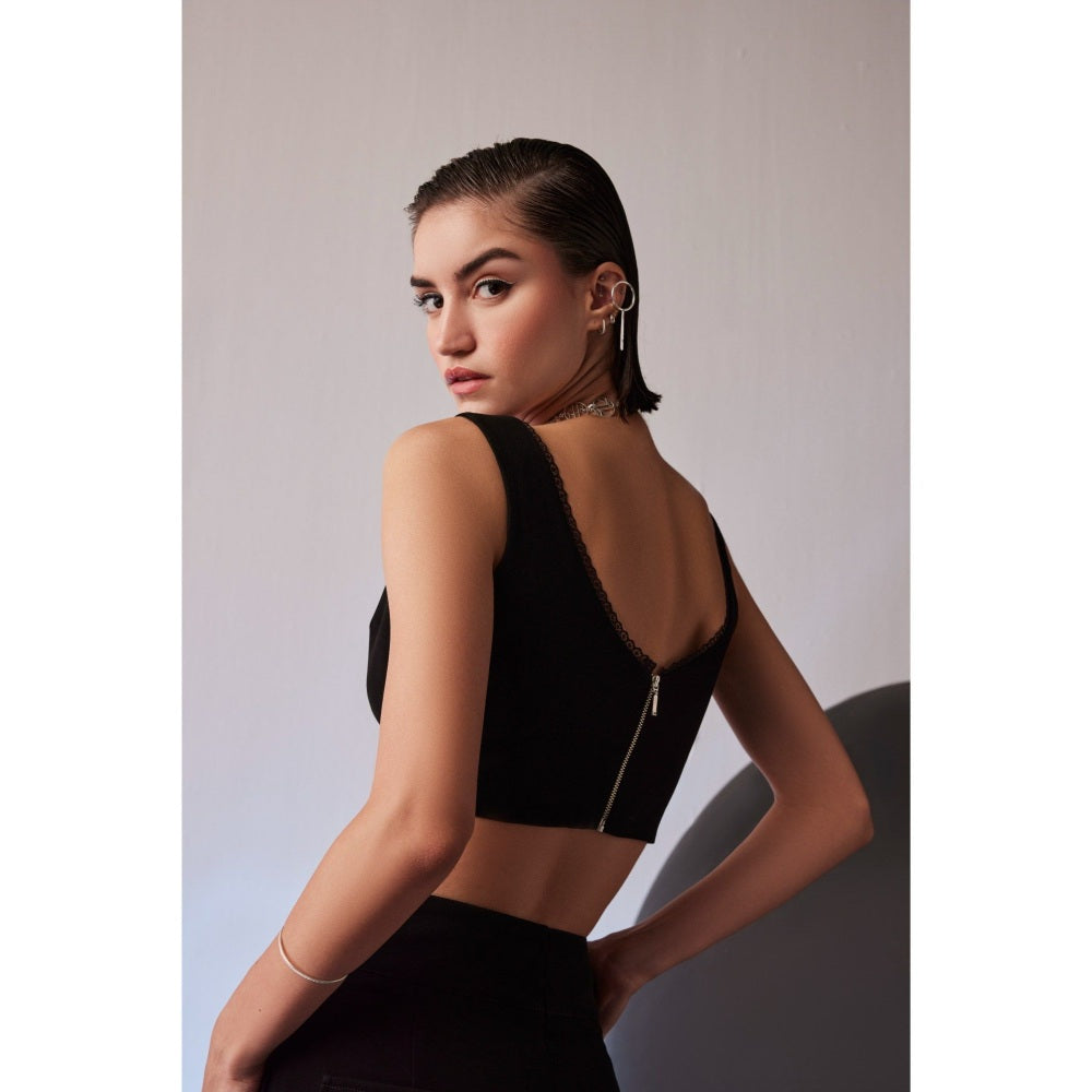The Dapper Lady Tokyo Black Solid Crop Top