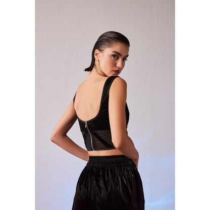 The Dapper Lady Tokyo Black Solid Top