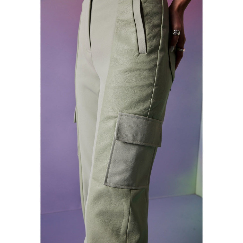 The Dapper Lady Rome Green Solid Pant
