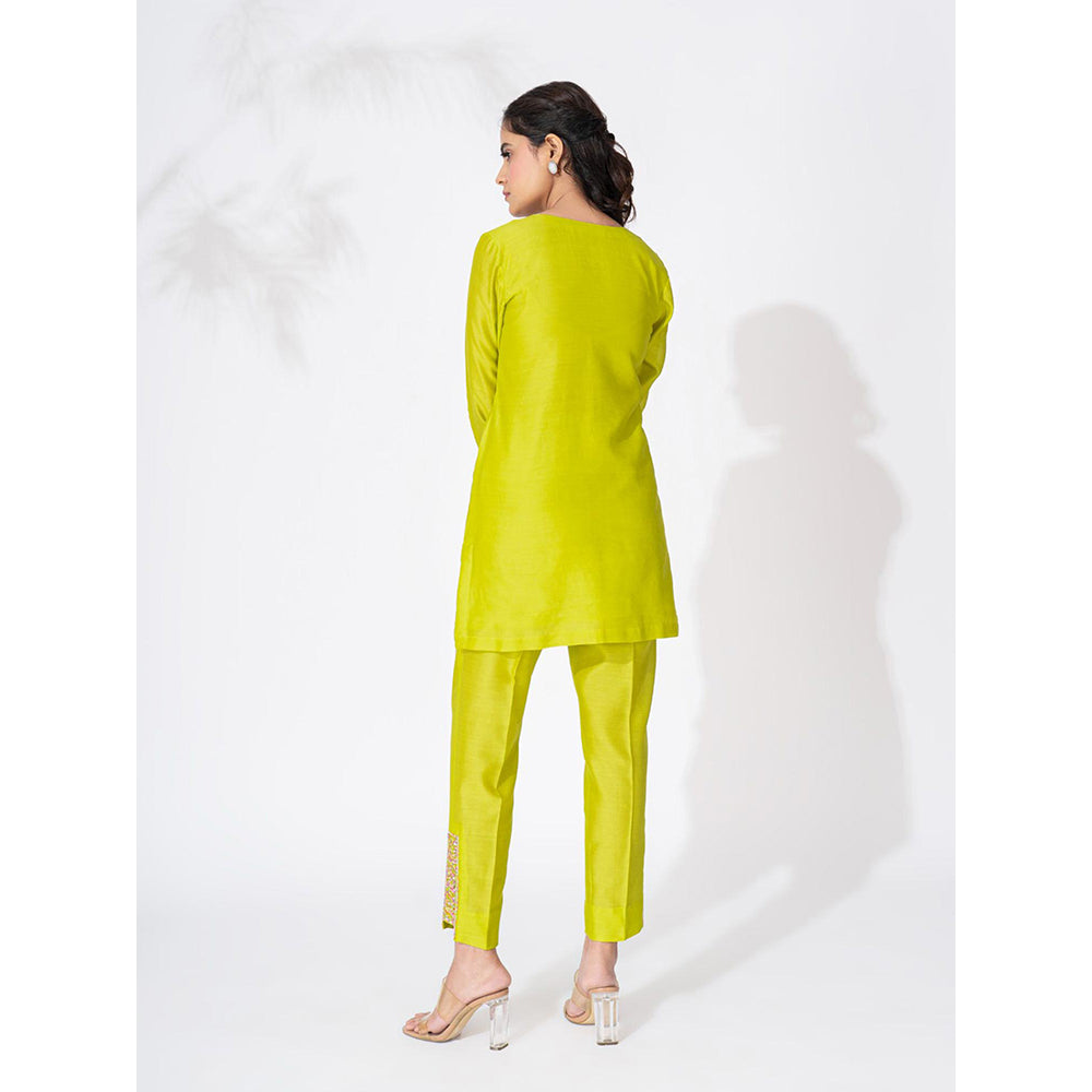 THE AARYA Lime Green Handwoven Chanderi Embroidered Palazzo Kurta (Set of 3)