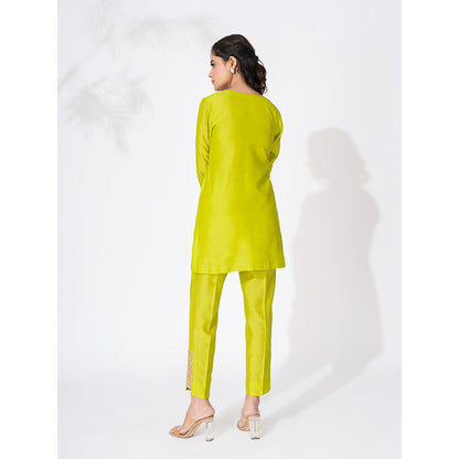 THE AARYA Lime Green Handwoven Chanderi Embroidered Palazzo Kurta (Set of 3)