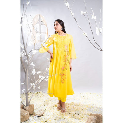 The White Tree Studio Zoya Floral Applique & Cross Smock Kurta with Pant & Inner (Set of 3)