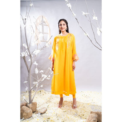 The White Tree Studio Afsheen Embroidered & Cross Smock Kurta with Pant & Inner (Set of 3)