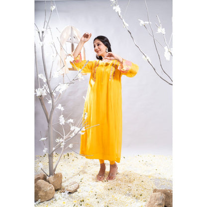 The White Tree Studio Afsheen Embroidered & Cross Smock Kurta with Pant & Inner (Set of 3)