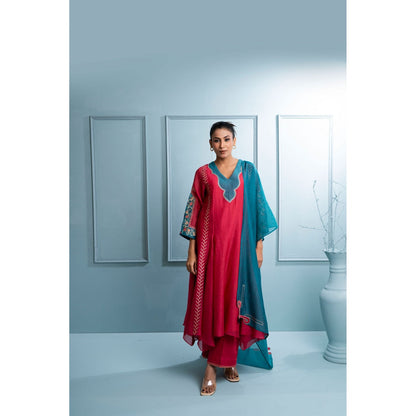 The White Tree Studio Pink Kalidas Kurta with Inner, Pant and Dupatta (Set of 4)