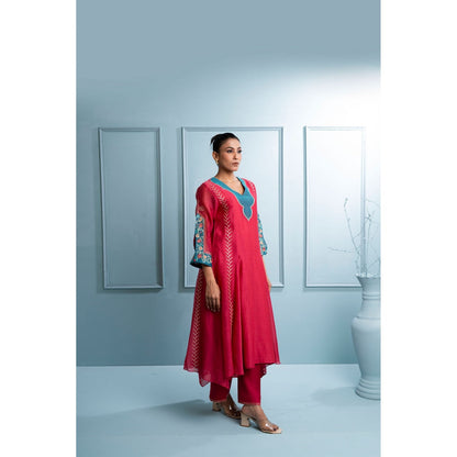 The White Tree Studio Pink Kalidas Kurta with Inner, Pant and Dupatta (Set of 4)