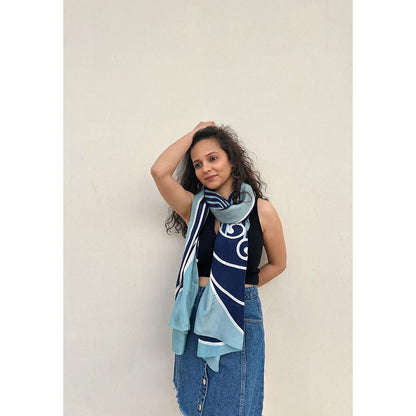 Thee Modern Roots Women Rhythmic Stripes Silk Stole Blue