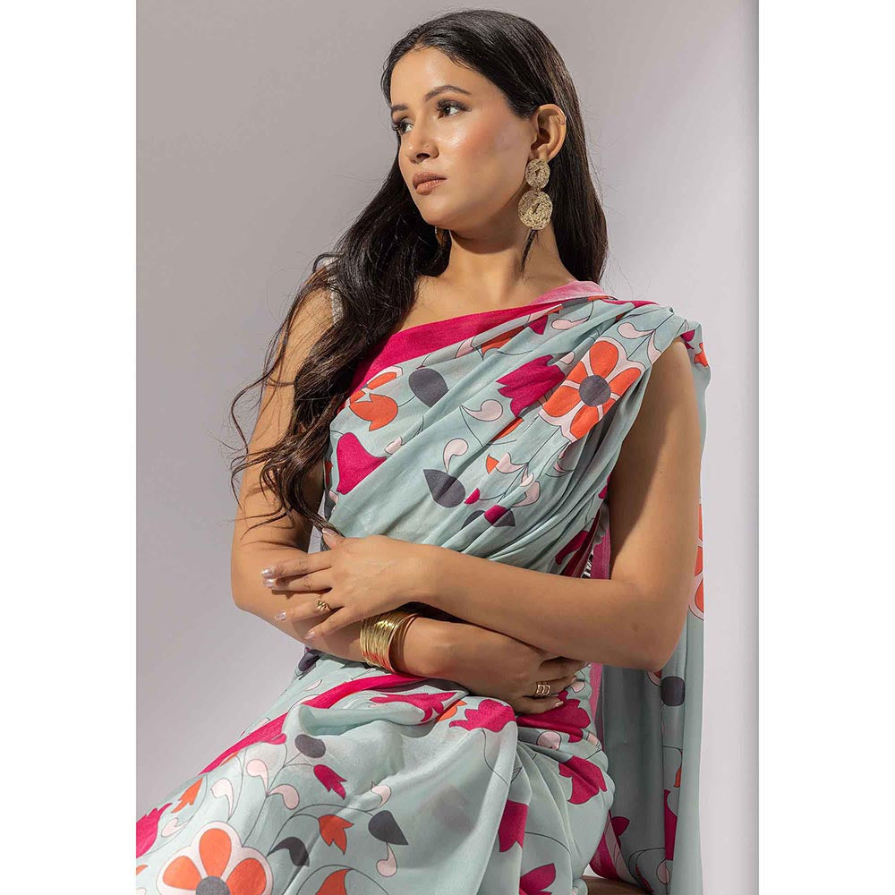 Thee Modern Roots Bouquet Breeze Floral Printed Crepe Saree with Unstitched Blouse