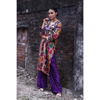 THETAA Purple Hand-Embroidered Jharoka Print Kurta with Pant and Dupatta (Set of 3)