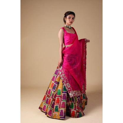 THETAA Pink Hand-Embroidered Zardozi Work Dupatta with Lehenga and Blouse (Set of 3)