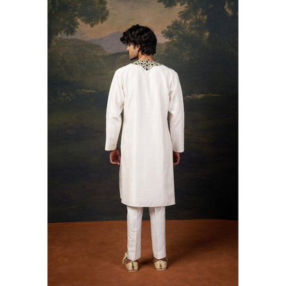 THETAA Men White Mirror Work Kurta with Pyjama