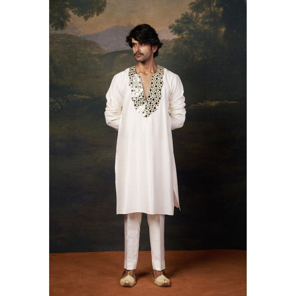 THETAA Men White Mirror Work Kurta with Pyjama