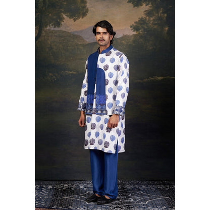 THETAA Men Blue Embroidered Kurta with Pyjama and Jacket