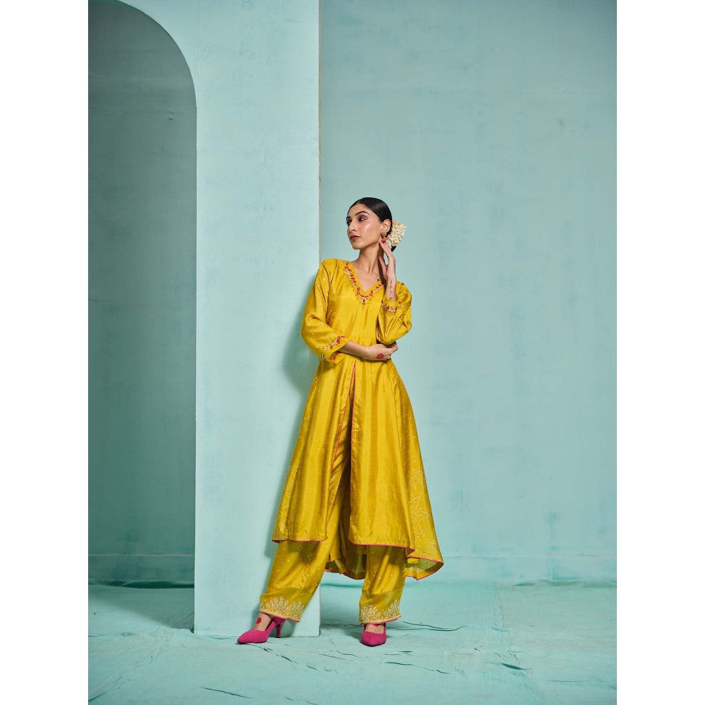The Clothing Therapy Yellow Kurta with Pant (Set of 2)