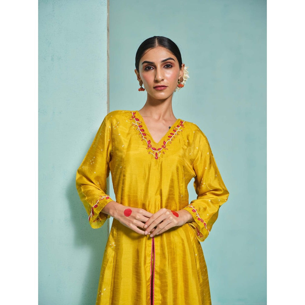 The Clothing Therapy Yellow Kurta with Pant (Set of 2)