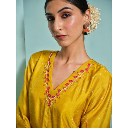 The Clothing Therapy Yellow Kurta with Pant (Set of 2)
