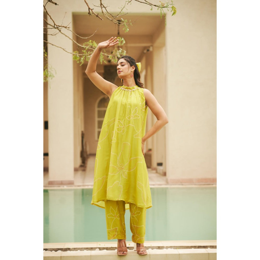 The Clothing Therapy Yellow Halter Neck Kurta with Straight Pant