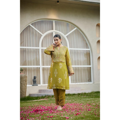 The Clothing Therapy Lime Green Square Yoke Kurta with Pant